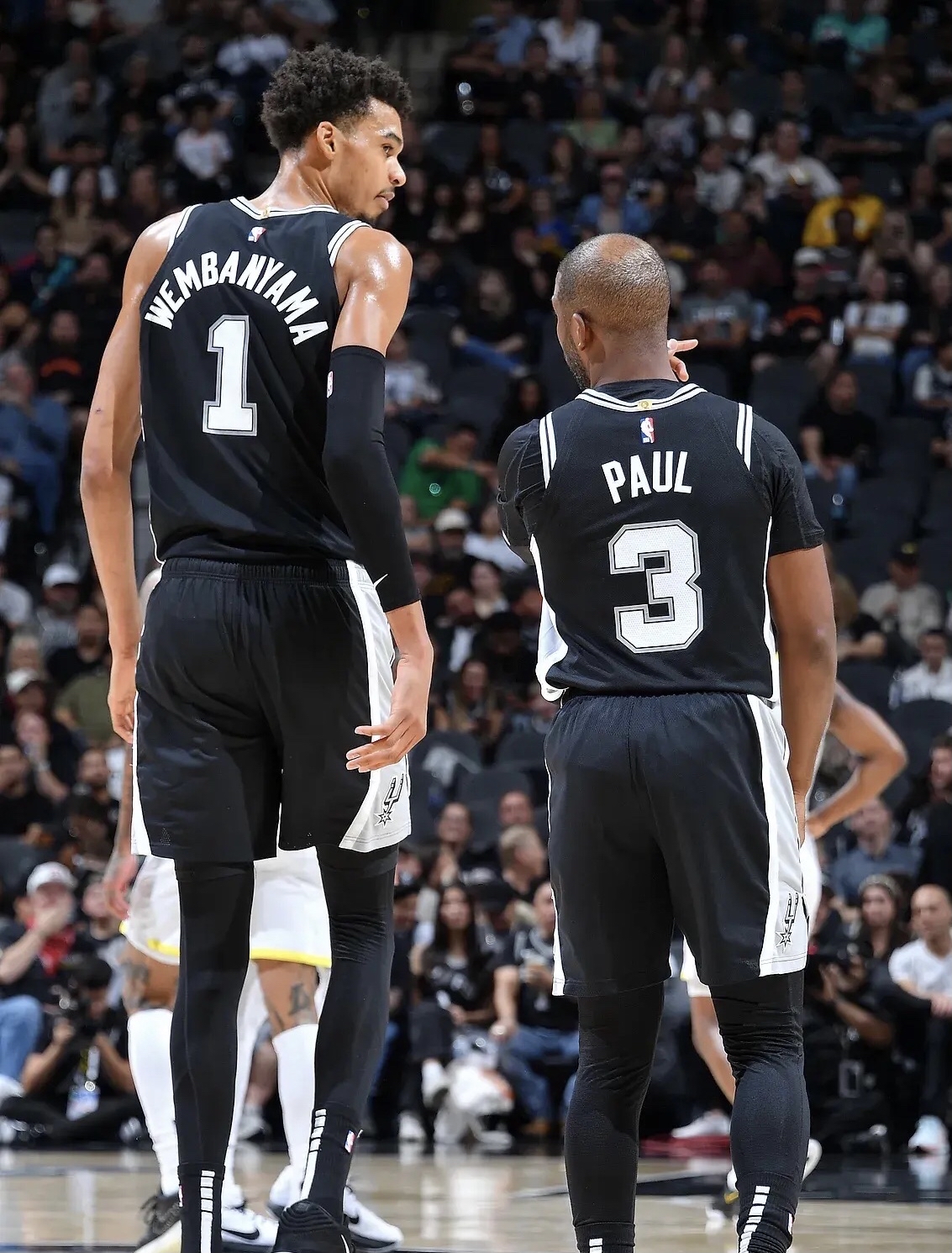 乐鱼体育app包含今晚圣安东尼奥马刺主帅复盘：法甲节点到来，话题不断，赛季目标并未改变的词条